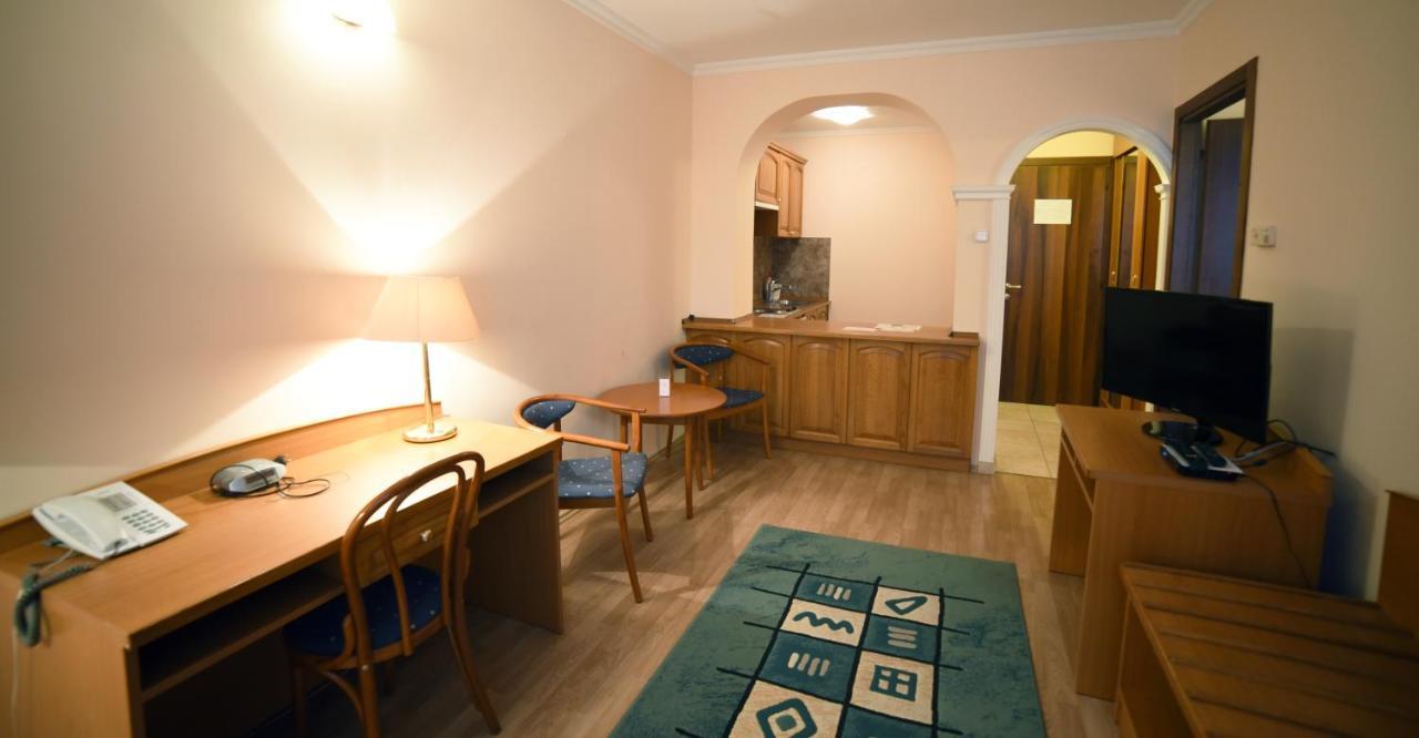 Hotel Pannonia Miskolc Eksteriør bilde